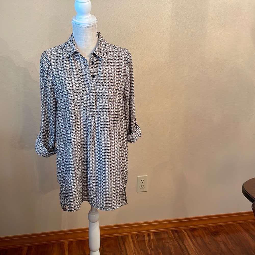 Pleione WOMENS high low tunic top size small in black and white